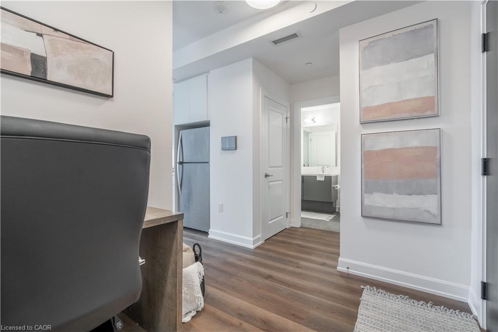 411-3200 William Coltson Avenue, Oakville, ON - Indoor Photo Showing Other Room