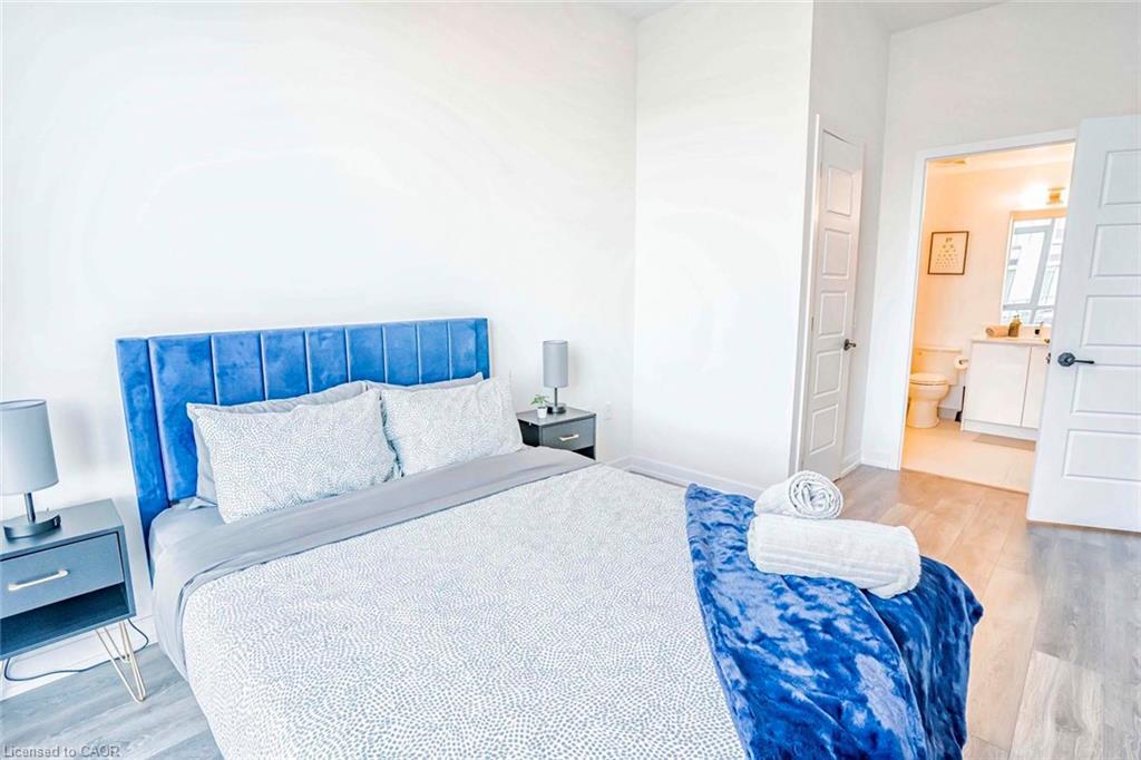 403-415 Sea Ray Avenue, Innisfil, ON - Indoor Photo Showing Bedroom