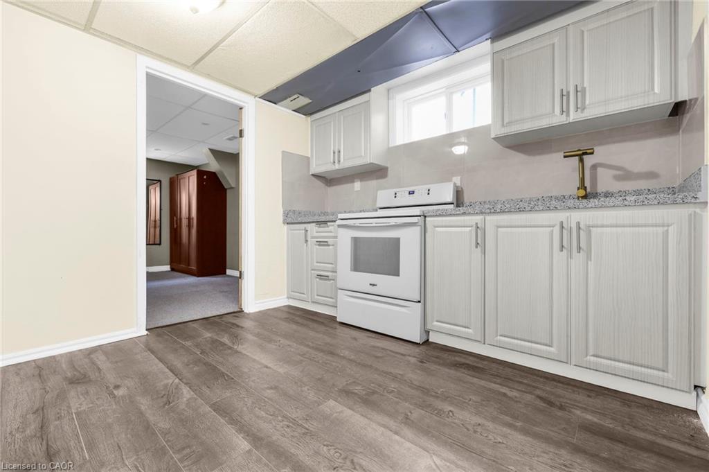 368 Upper Kenilworth Avenue, Hamilton, ON - Indoor Photo Showing Kitchen