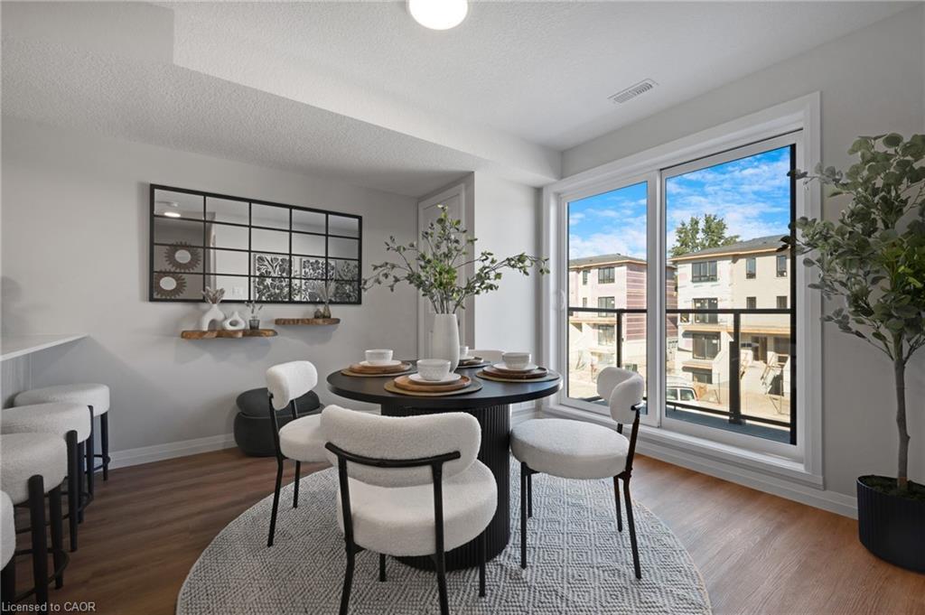A4-410 Northfield Drive W, Waterloo, ON - Indoor Photo Showing Dining Room