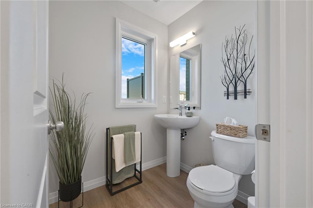 A4-410 Northfield Drive W, Waterloo, ON - Indoor Photo Showing Bathroom