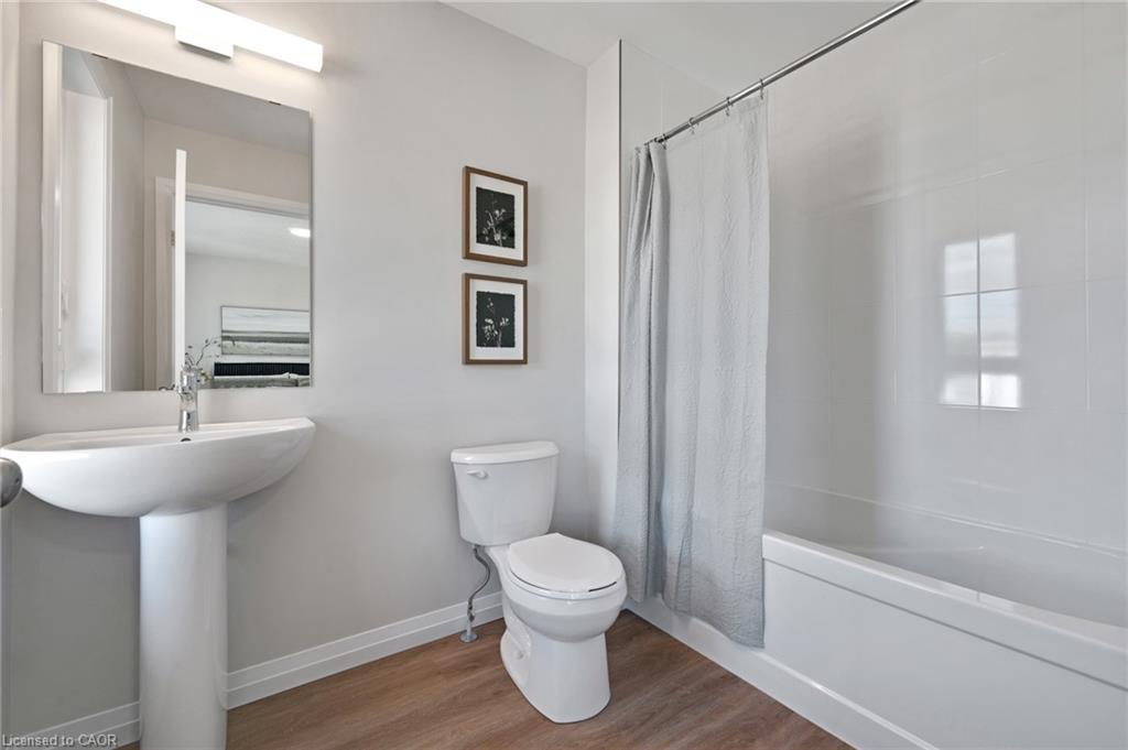 A4-410 Northfield Drive W, Waterloo, ON - Indoor Photo Showing Bathroom