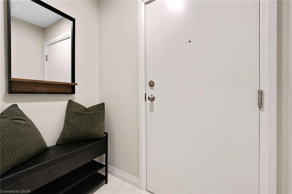 A4-410 Northfield Drive W, Waterloo, ON - Indoor Photo Showing Other Room