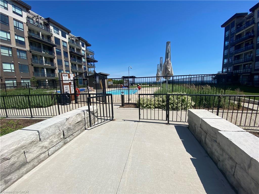 520-40 Esplanade Lane, Grimsby, ON - Outdoor With Balcony