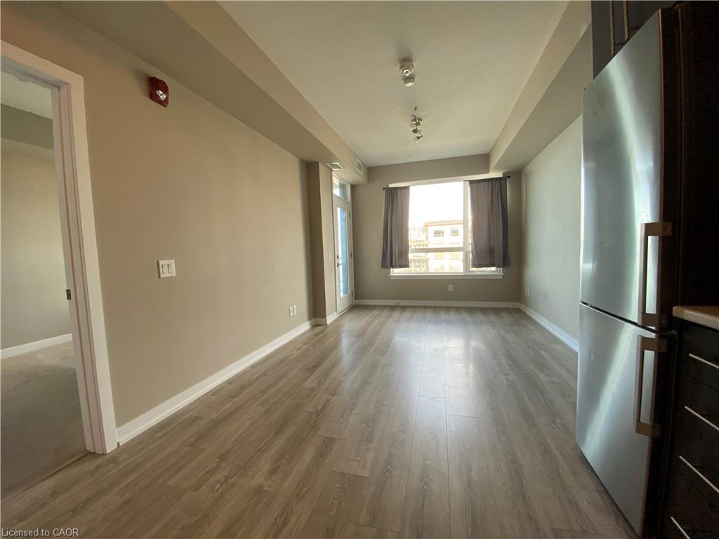 520-40 Esplanade Lane, Grimsby, ON - Indoor Photo Showing Other Room