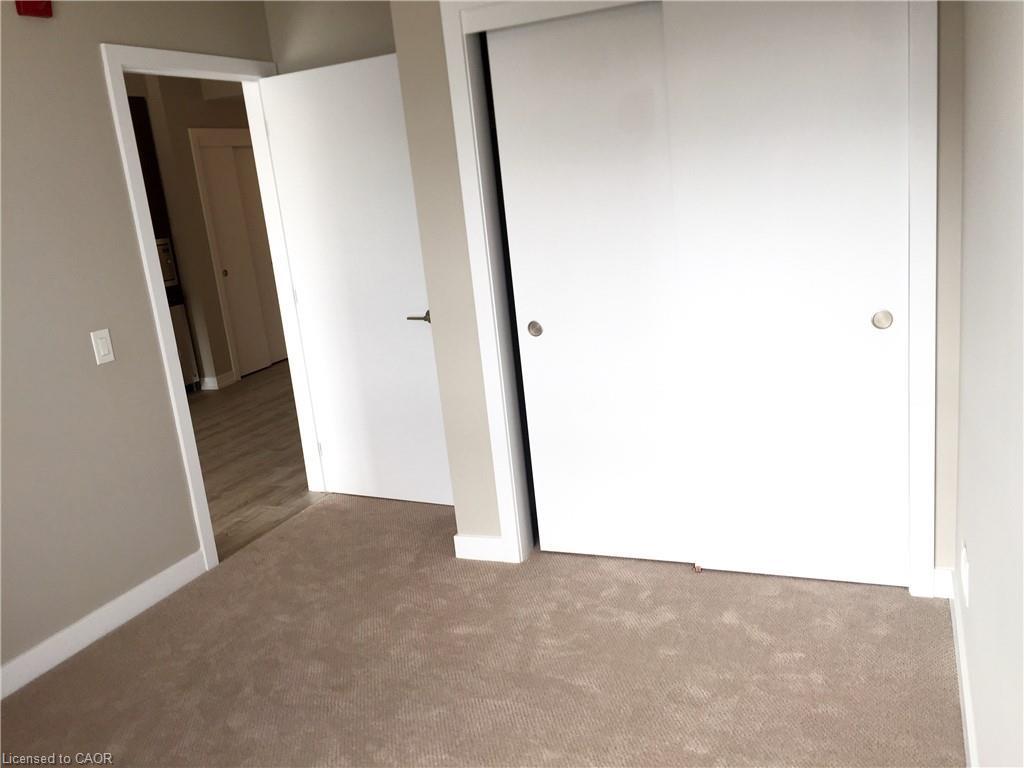 520-40 Esplanade Lane, Grimsby, ON - Indoor Photo Showing Other Room