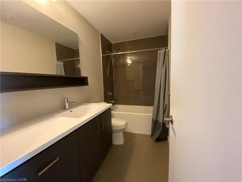520-40 Esplanade Lane, Grimsby, ON - Indoor Photo Showing Bathroom