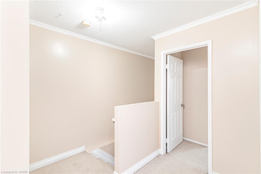 35-14 Derby Street, Hamilton, ON - Indoor Photo Showing Other Room