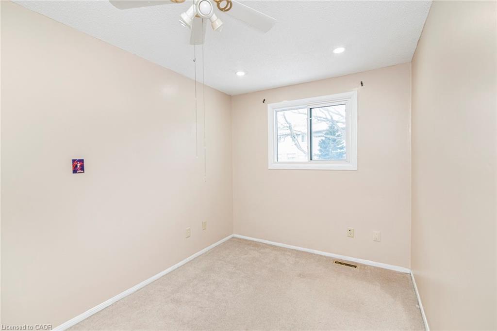 35-14 Derby Street, Hamilton, ON - Indoor Photo Showing Other Room