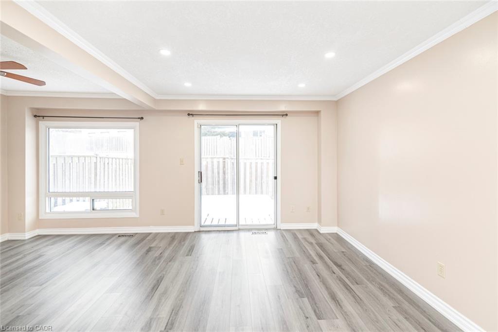 35-14 Derby Street, Hamilton, ON - Indoor Photo Showing Other Room