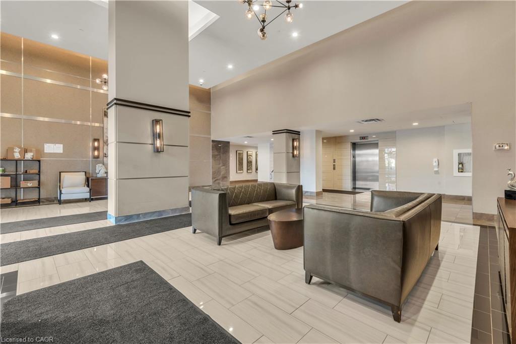 520-2486 Old Bronte Road, Oakville, ON - Indoor Photo Showing Other Room