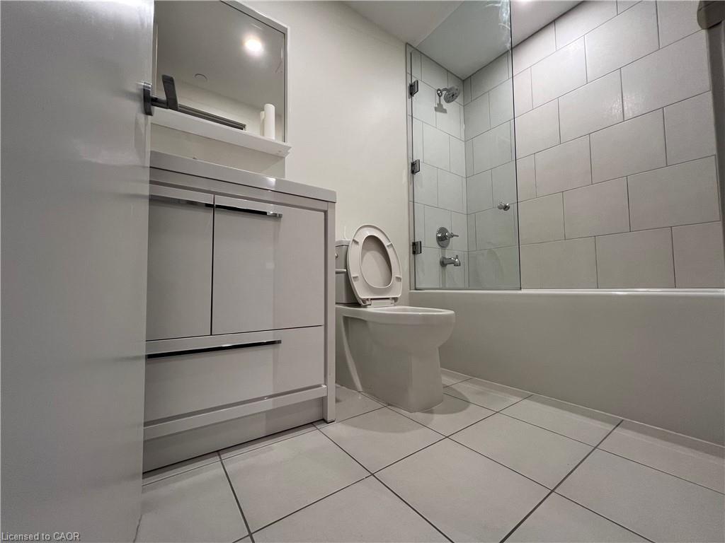 1212-212 King William Street E, Hamilton, ON - Indoor Photo Showing Bathroom
