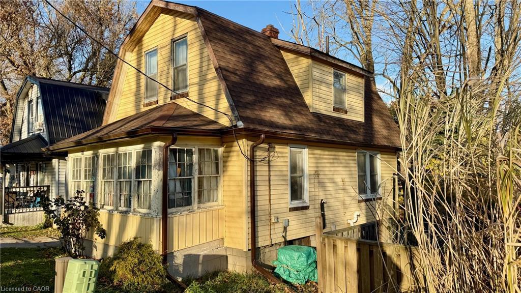 217 Queen Street N, Simcoe, ON - Outdoor