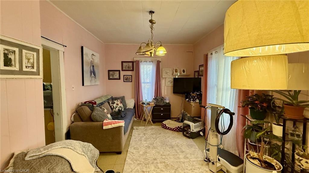 217 Queen Street N, Simcoe, ON - Indoor