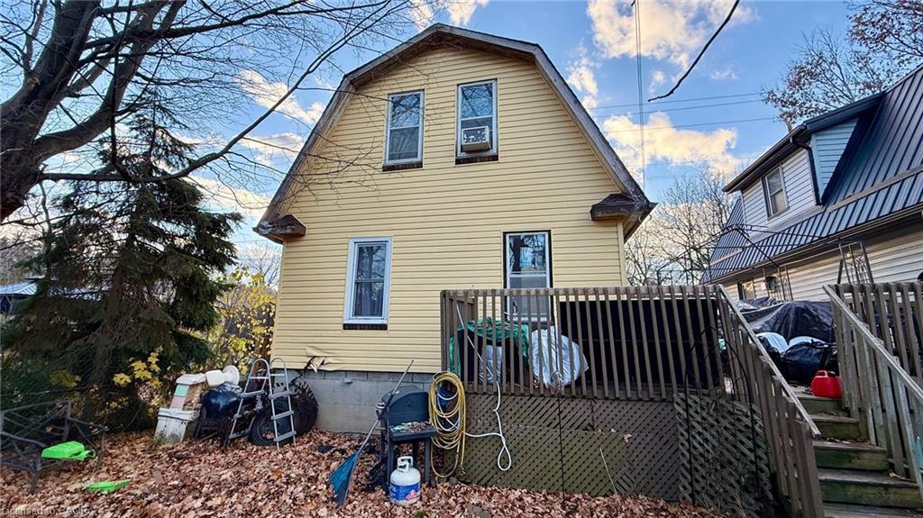 217 Queen Street N, Simcoe, ON - Outdoor With Exterior