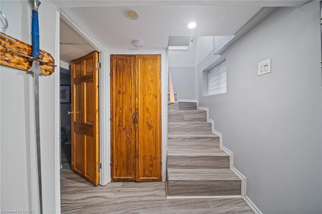 22 Agnes Street, Hamilton, ON - Indoor Photo Showing Other Room