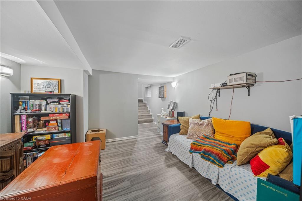 22 Agnes Street, Hamilton, ON - Indoor