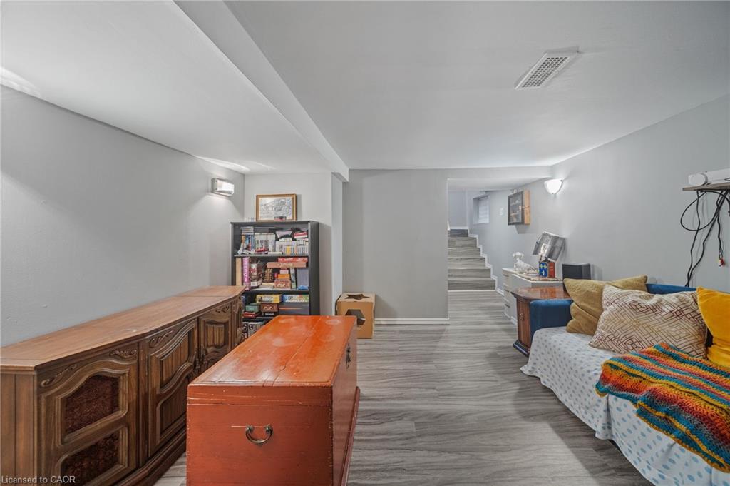 22 Agnes Street, Hamilton, ON - Indoor