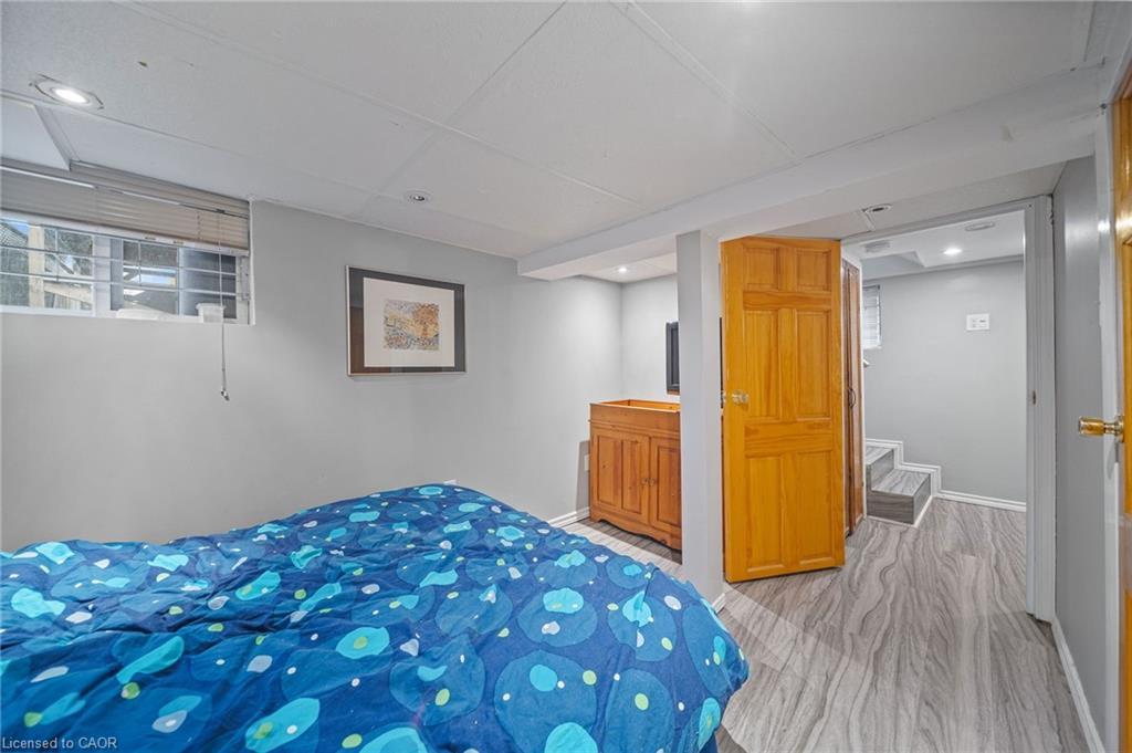 22 Agnes Street, Hamilton, ON - Indoor Photo Showing Bedroom