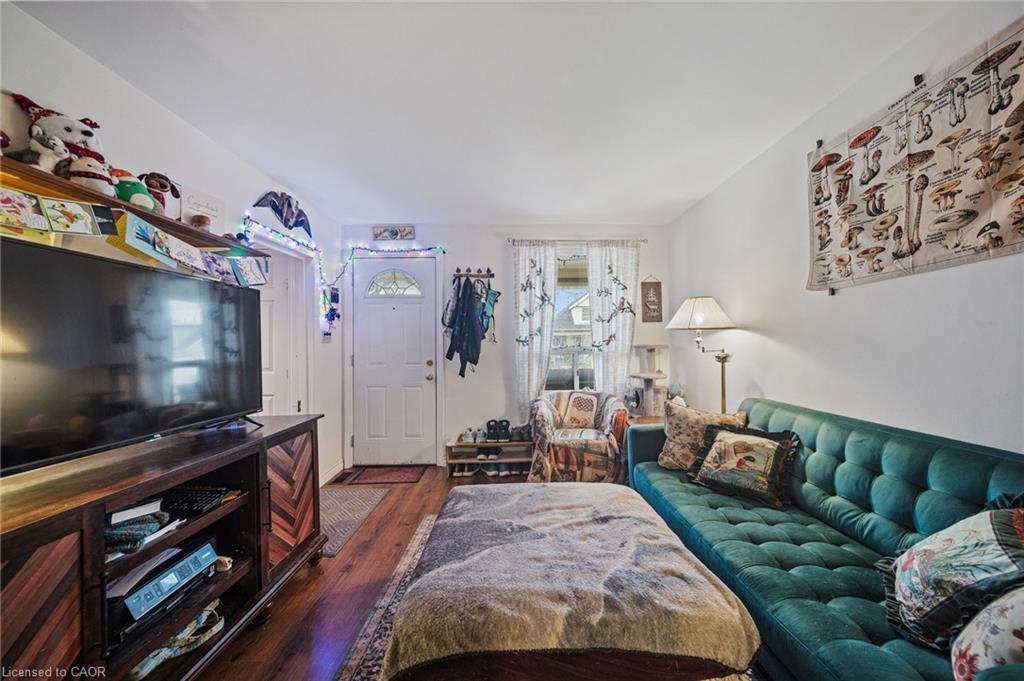 22 Agnes Street, Hamilton, ON - Indoor