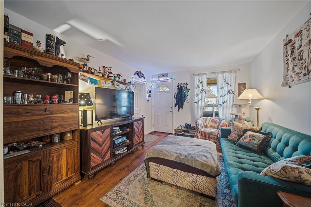 22 Agnes Street, Hamilton, ON - Indoor