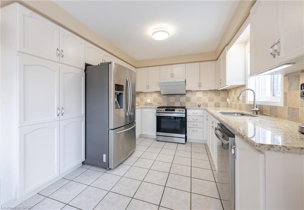 263 Hepburn Crescent, Hamilton, ON - Indoor Photo Showing Kitchen