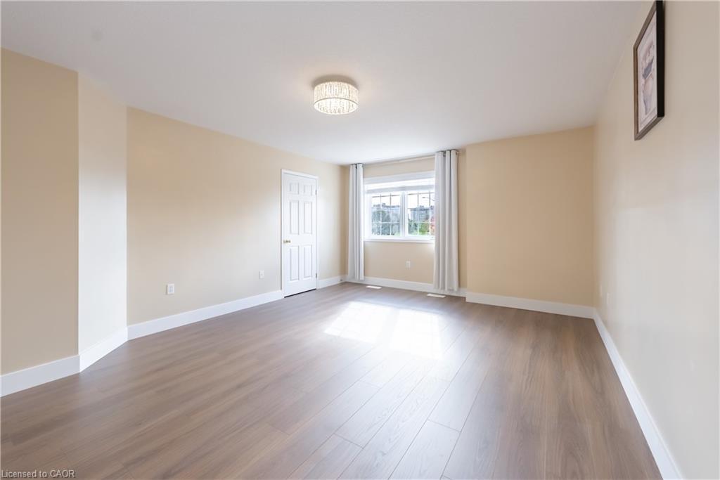 263 Hepburn Crescent, Hamilton, ON - Indoor Photo Showing Other Room
