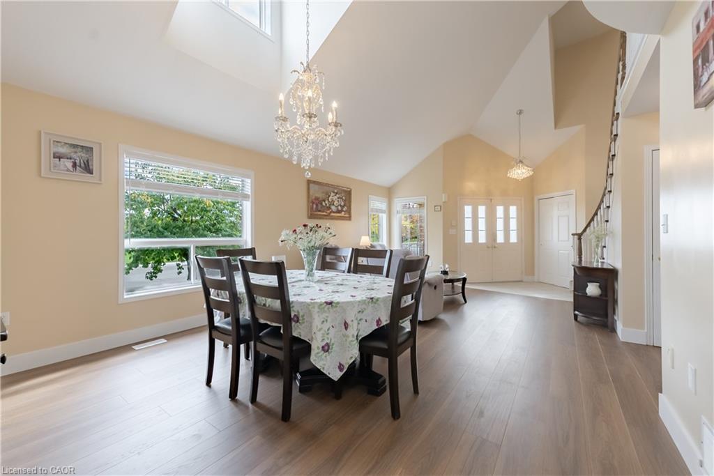 263 Hepburn Crescent, Hamilton, ON - Indoor Photo Showing Dining Room