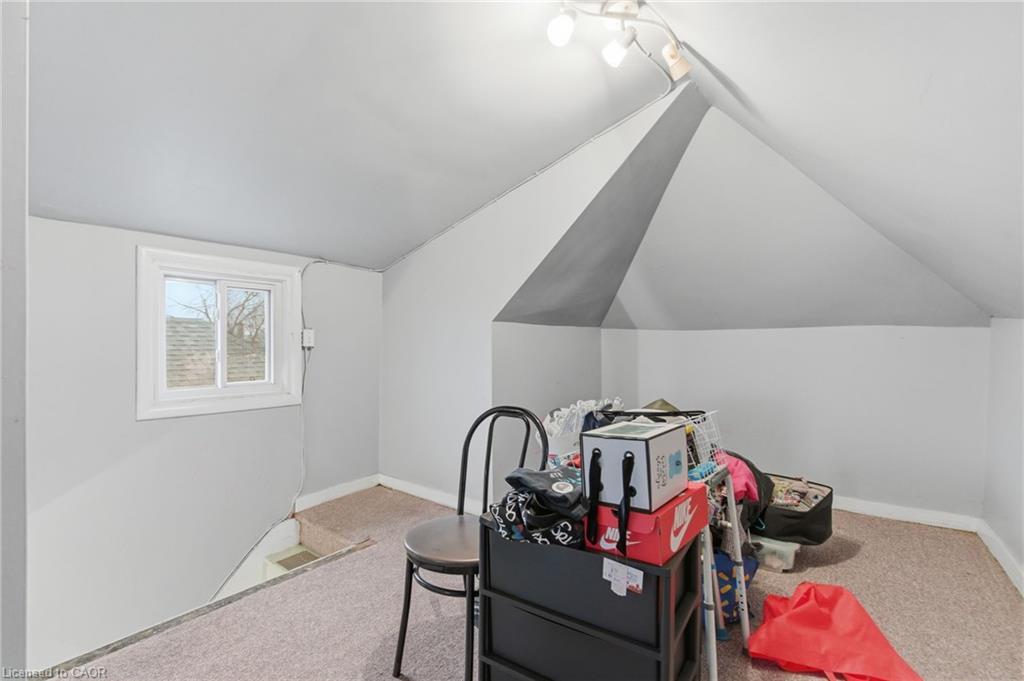 196 Avondale Street, Hamilton, ON - Indoor Photo Showing Other Room