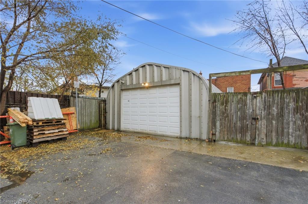 196 Avondale Street, Hamilton, ON - Outdoor