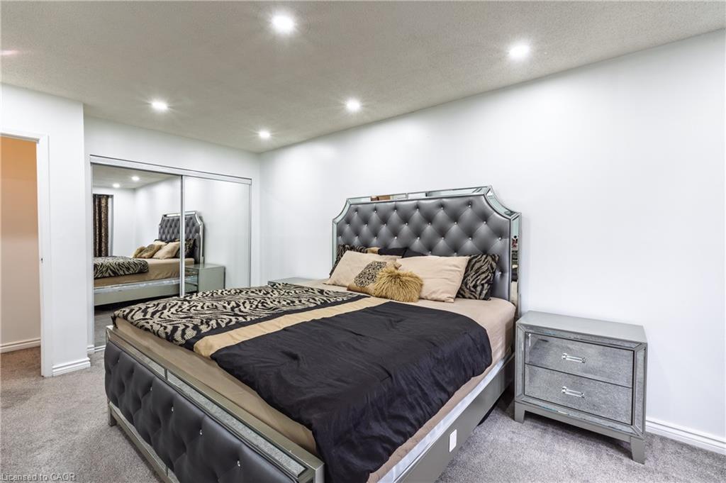 4-445 Pioneer Drive, Kitchener, ON - Indoor Photo Showing Bedroom