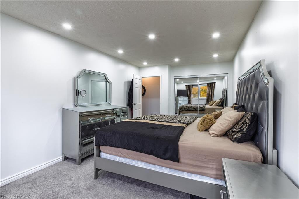 4-445 Pioneer Drive, Kitchener, ON - Indoor Photo Showing Bedroom