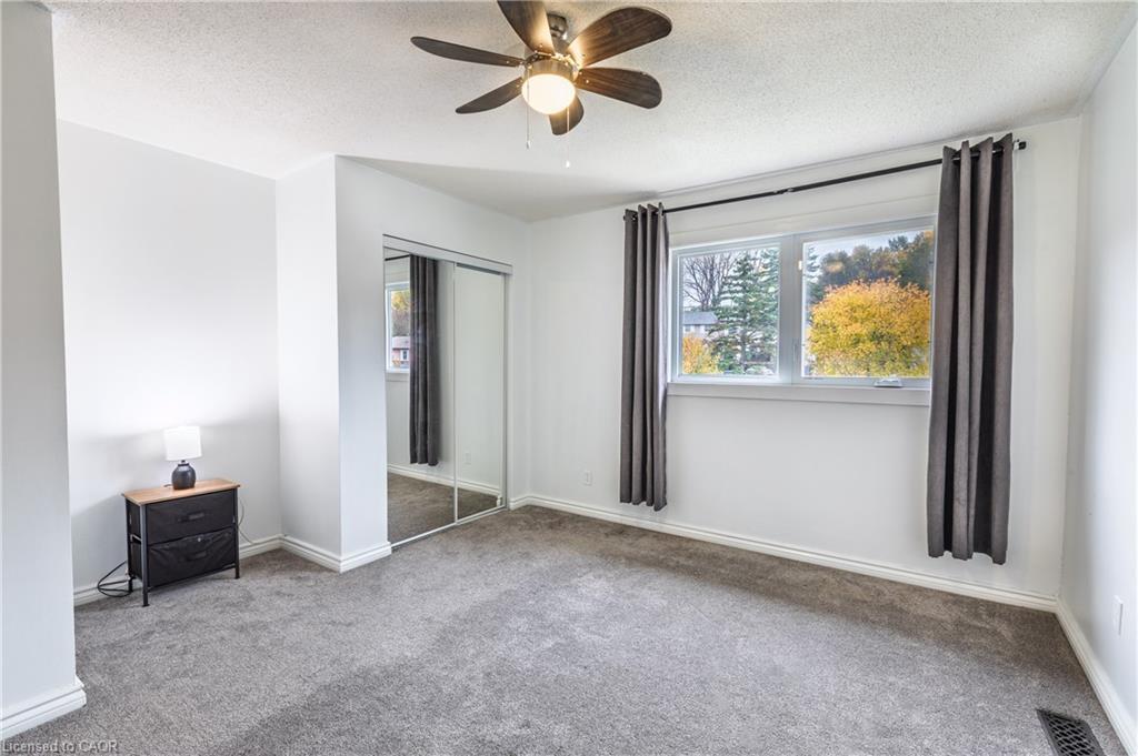 4-445 Pioneer Drive, Kitchener, ON - Indoor