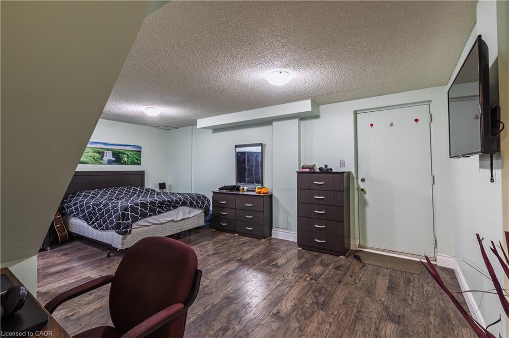 4-445 Pioneer Drive, Kitchener, ON - Indoor Photo Showing Bedroom