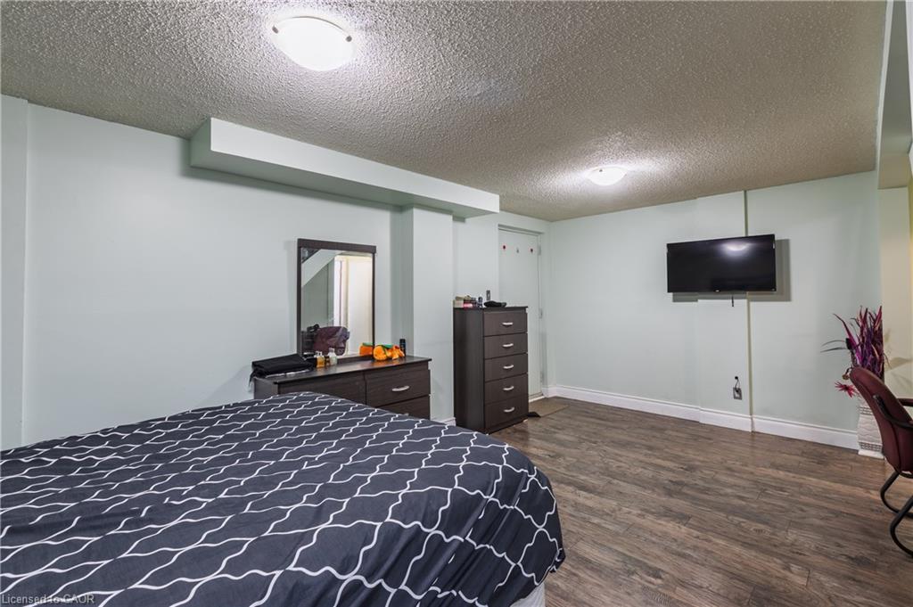 4-445 Pioneer Drive, Kitchener, ON - Indoor Photo Showing Bedroom