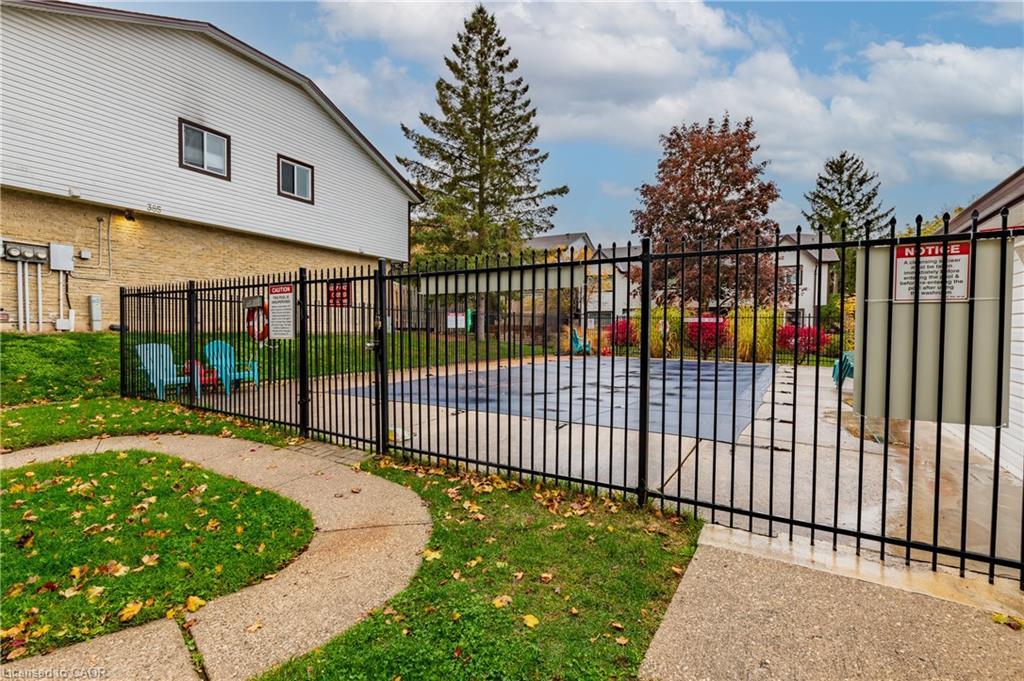 4-445 Pioneer Drive, Kitchener, ON - Outdoor