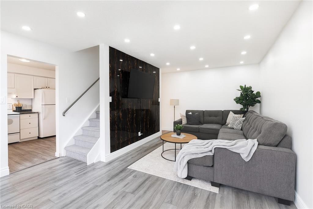 4-445 Pioneer Drive, Kitchener, ON - Indoor