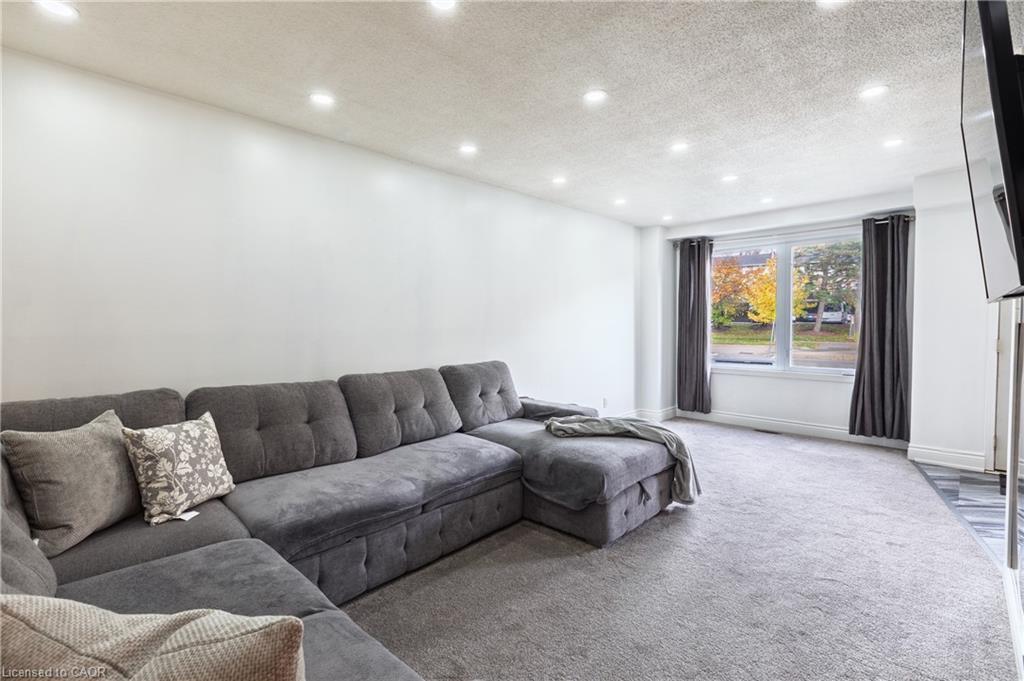 4-445 Pioneer Drive, Kitchener, ON - Indoor