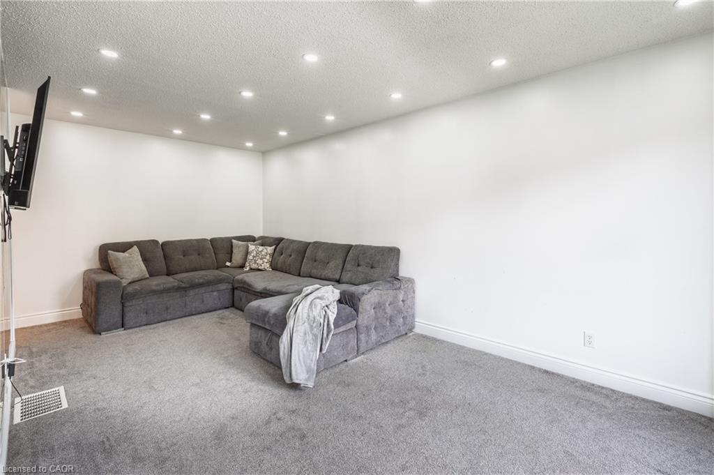 4-445 Pioneer Drive, Kitchener, ON - Indoor