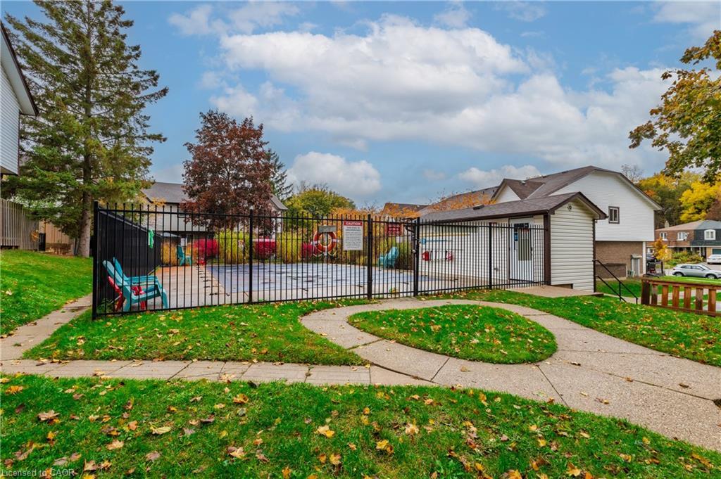 4-445 Pioneer Drive, Kitchener, ON - Outdoor