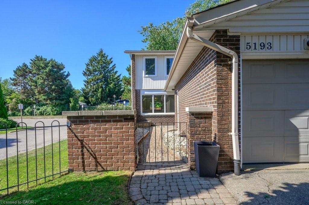 5193 Banting Court, Burlington, ON - Outdoor