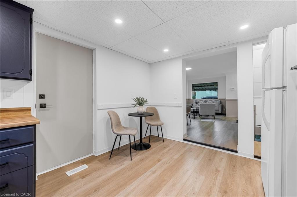 11 Ford Street, Hamilton, ON - Indoor Photo Showing Other Room