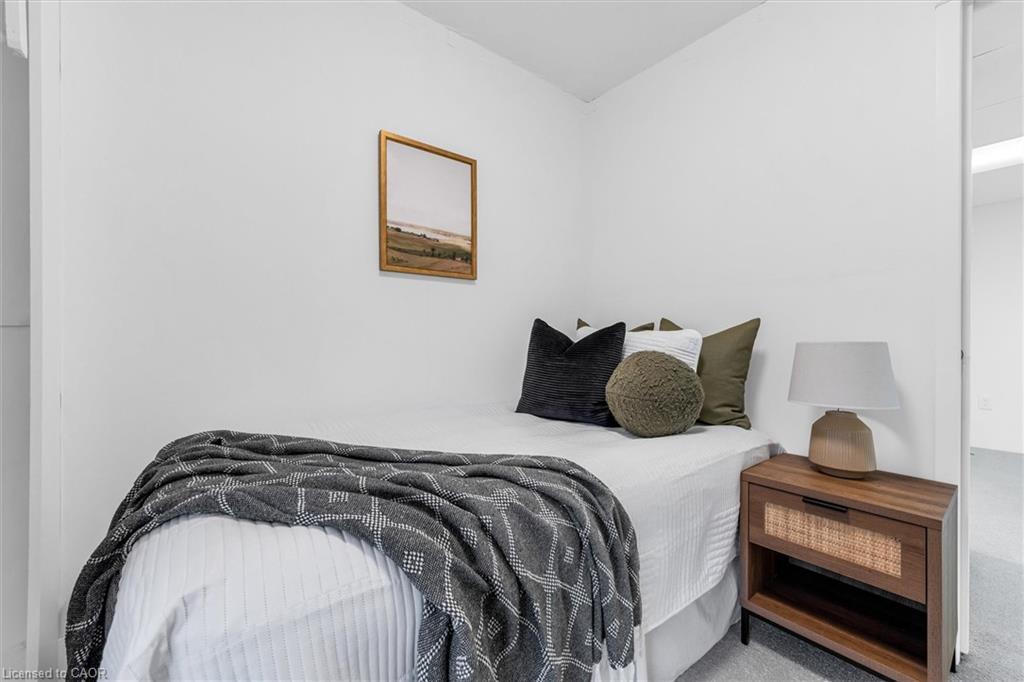 11 Ford Street, Hamilton, ON - Indoor Photo Showing Bedroom