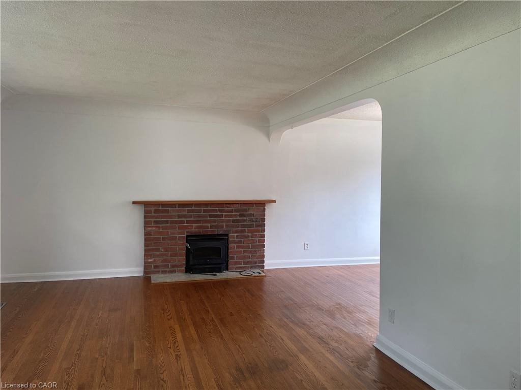 903 Danforth Place, Burlington, ON - Indoor Photo Showing Living Room With Fireplace