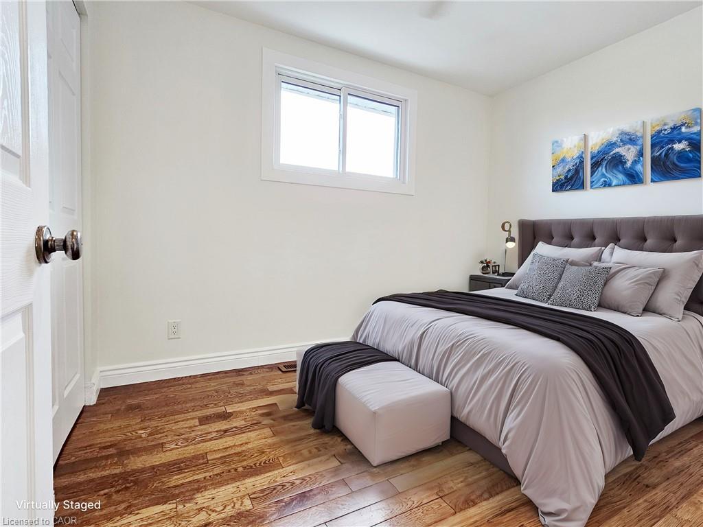Main-4 Markham Crescent, Hamilton, ON - Indoor Photo Showing Bedroom