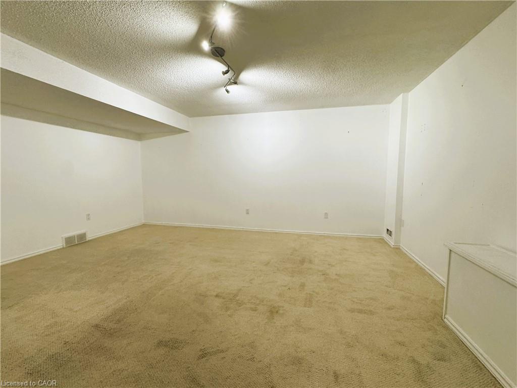 20 Daybreak Drive, London, ON - Indoor Photo Showing Other Room