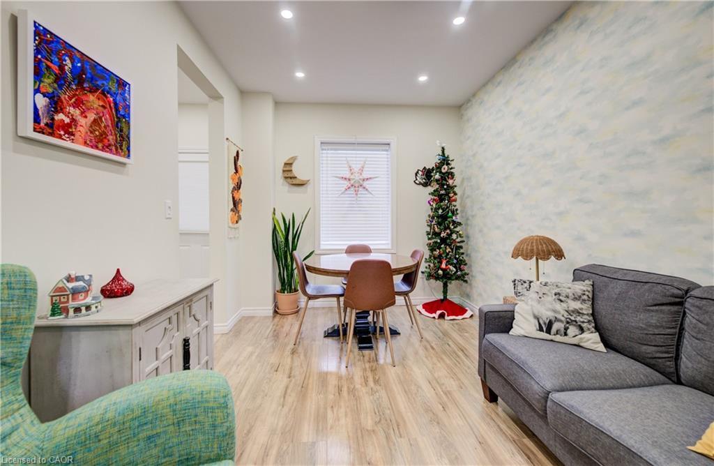 12 Baker Street, Hamilton, ON - Indoor