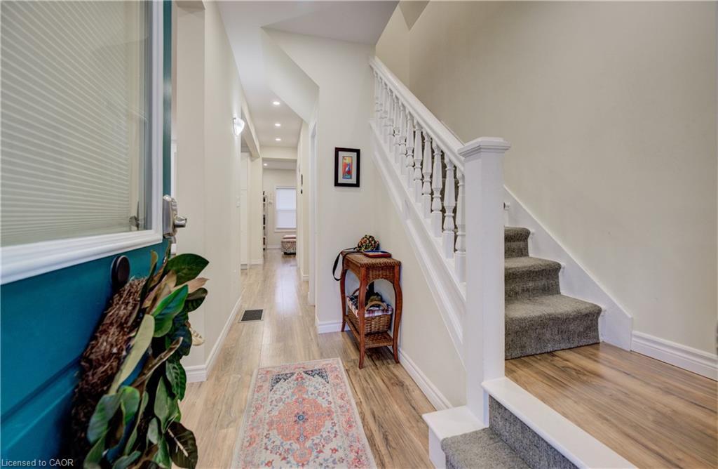 12 Baker Street, Hamilton, ON - Indoor Photo Showing Other Room