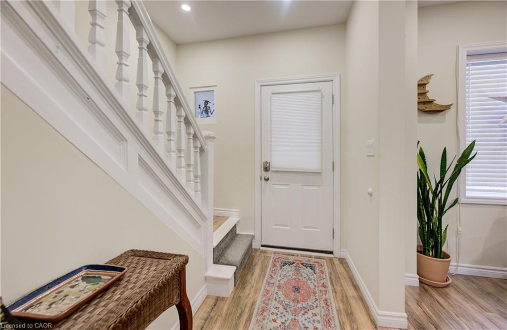 12 Baker Street, Hamilton, ON - Indoor Photo Showing Other Room