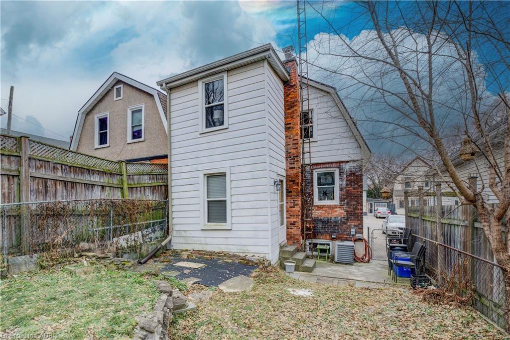 12 Baker Street, Hamilton, ON - Outdoor